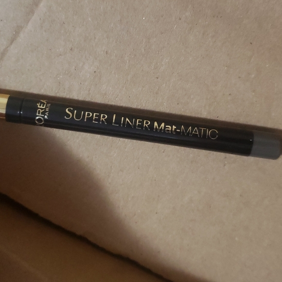 Intense automatic eyeliner by L`OREAL - Picture 2 of 6